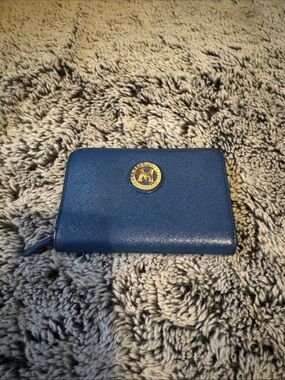 Metrocity Blue Zip-Around Saffiano Wallet with Gold Medallion Amazing Condition